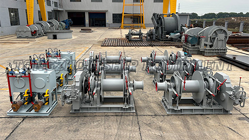 Combined Windlass et Mororing WINCH